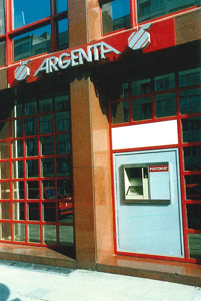 Eerste bankautomaat van De Post en Argenta